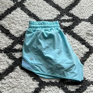 lululemon hotty hot 2.5 high rise shorts